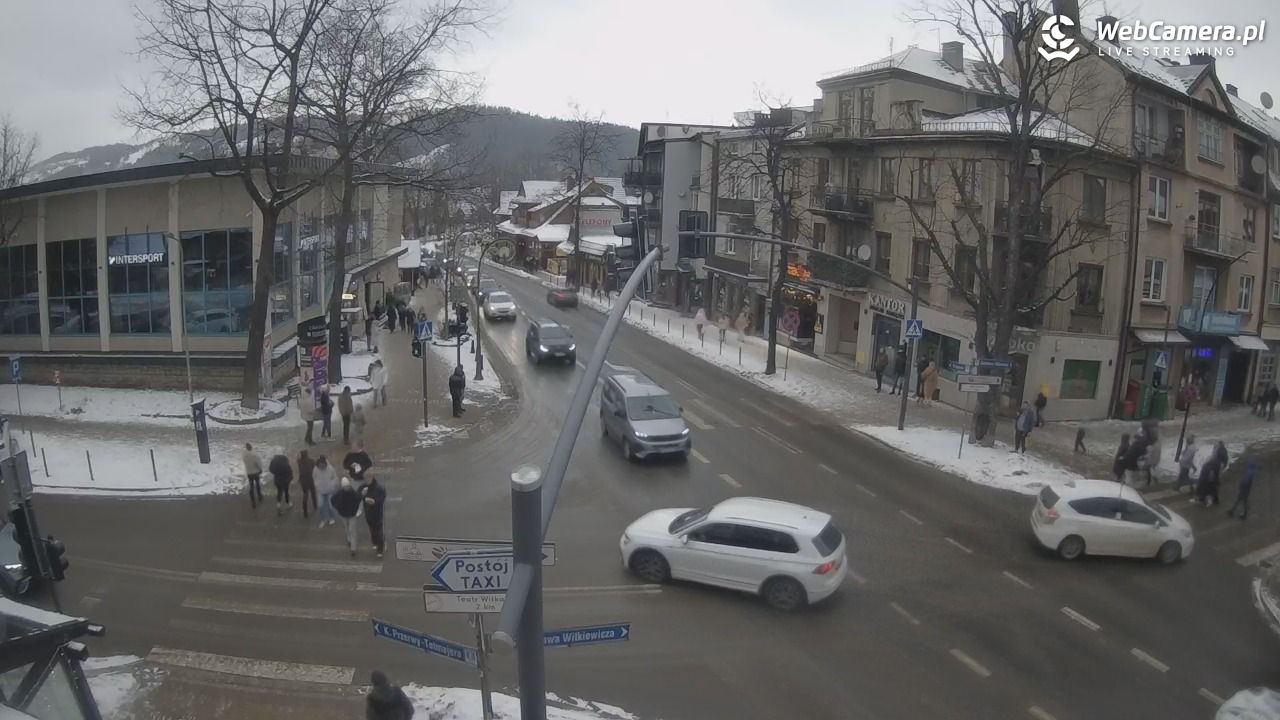 Zakopane - widok na skrzyżowanie ulic Zamoyskiego i Krupówek - 28 grudzień 2025, 11:13