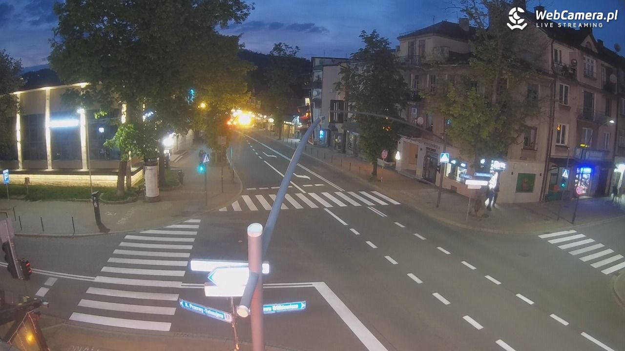 Zakopane - widok na skrzyżowanie ulic Zamoyskiego i Krupówek - 02 czerwiec 2026, 21:23