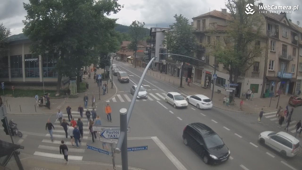 Zakopane - widok na skrzyżowanie ulic Zamoyskiego i Krupówek - 21 lipiec 2026, 16:22