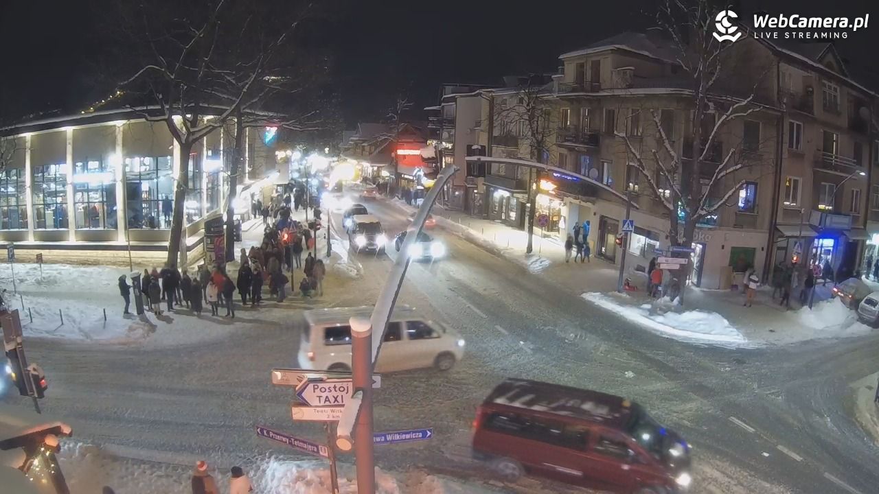 Zakopane - widok na skrzyżowanie ulic Zamoyskiego i Krupówek - 31 grudzień 2025, 17:11