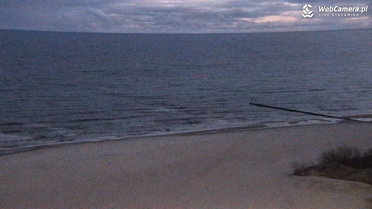 Kołobrzeg - widok na molo - 23 grudzień 2025, 07:21