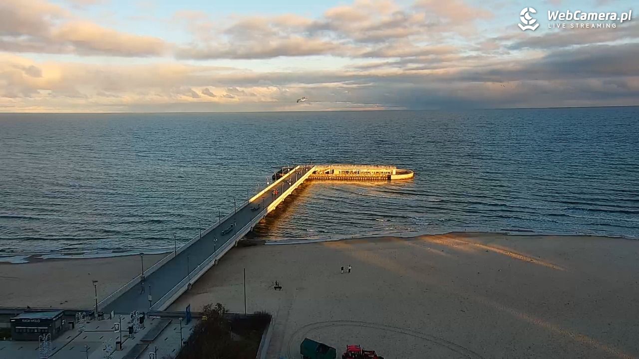 Kołobrzeg - widok na molo - 23 grudzień 2025, 09:26