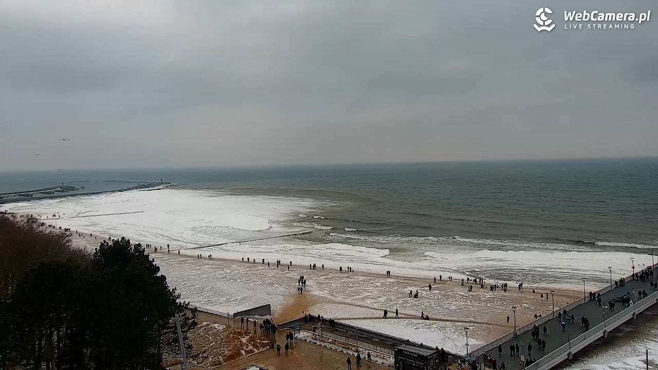 Kołobrzeg - widok na molo - 08 luty 2026, 13:44