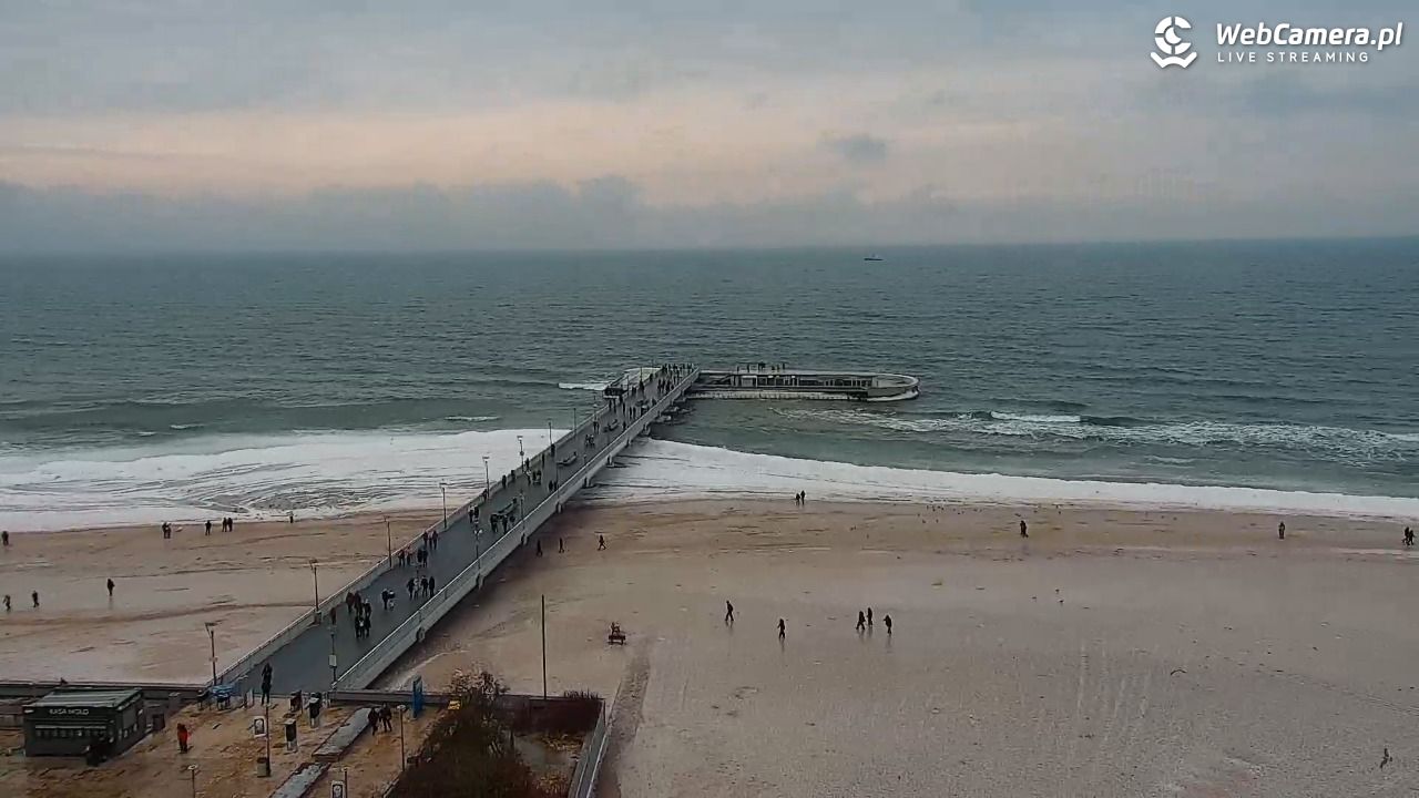 Kołobrzeg - widok na molo - 07 luty 2026, 16:06