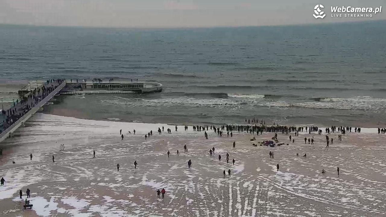 Kołobrzeg - widok na molo - 08 luty 2026, 12:04