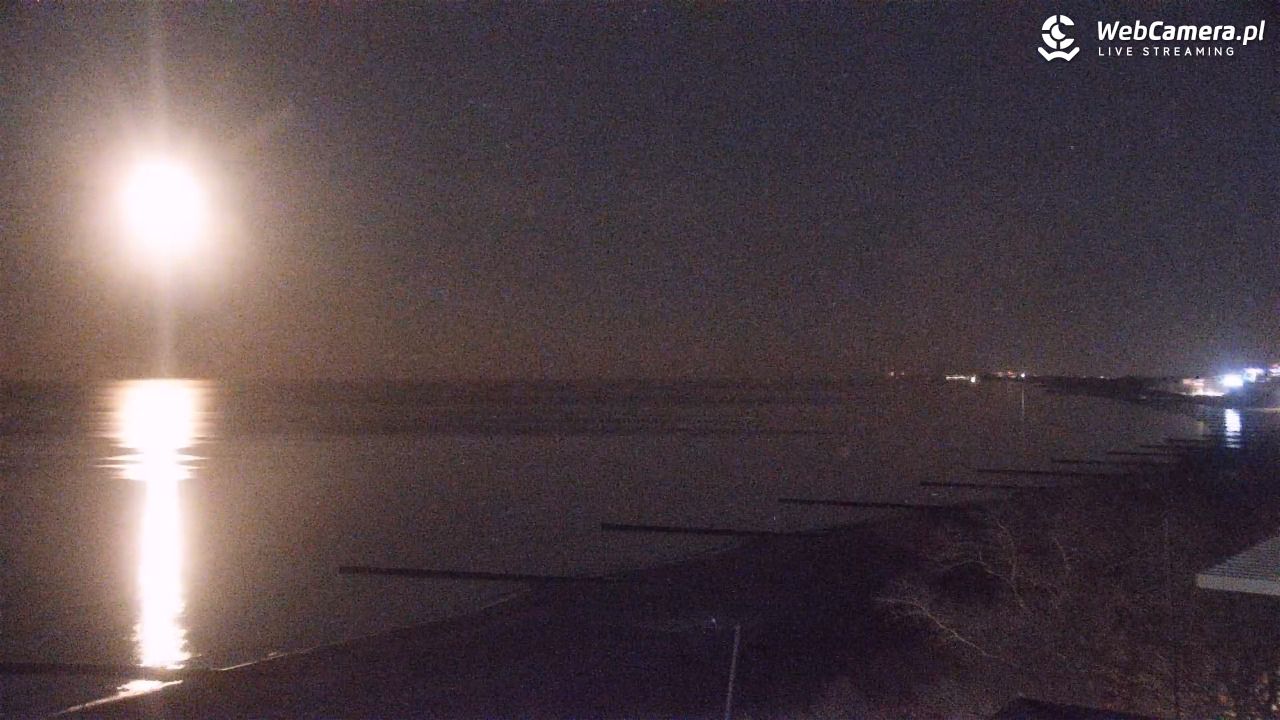 Kołobrzeg - widok na molo - 07 listopad 2025, 17:41