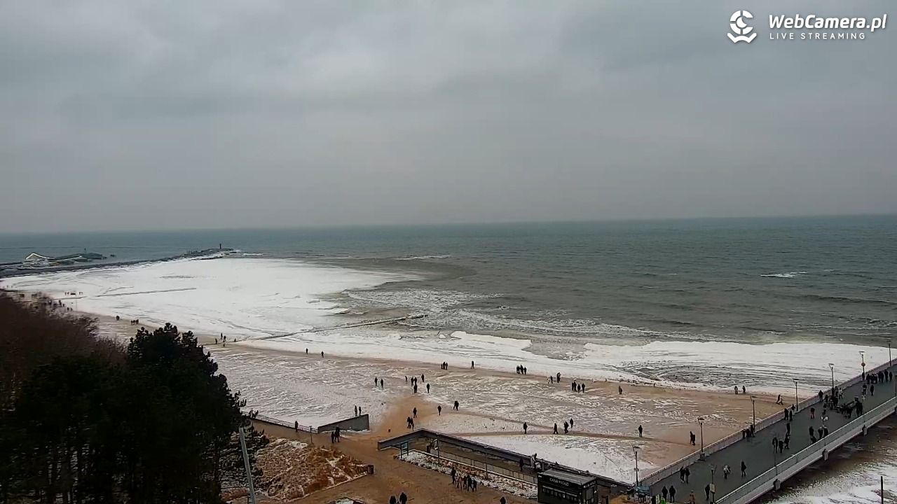 Kołobrzeg - widok na molo - 08 luty 2026, 16:25