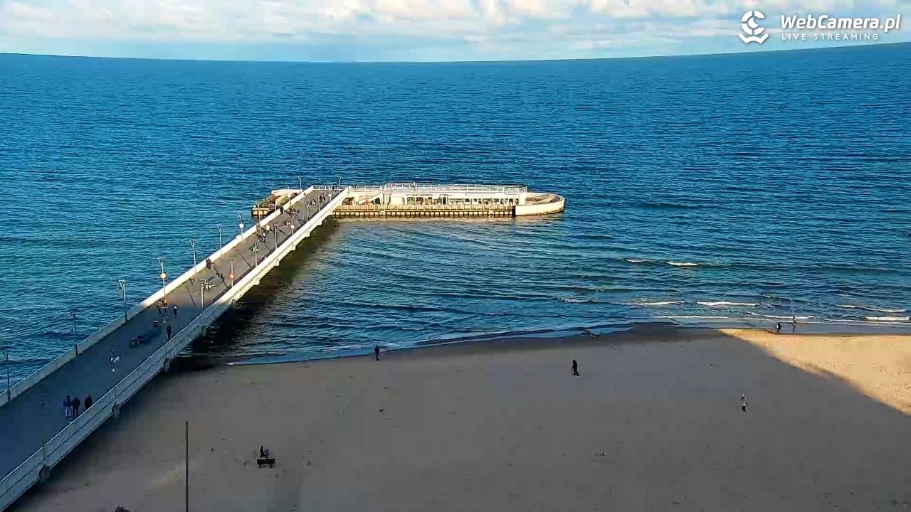 Kołobrzeg - widok na molo - 23 grudzień 2025, 10:42