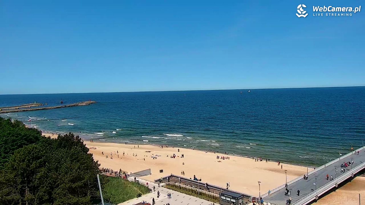 Kołobrzeg - widok na molo - 12 czerwiec 2025, 11:27