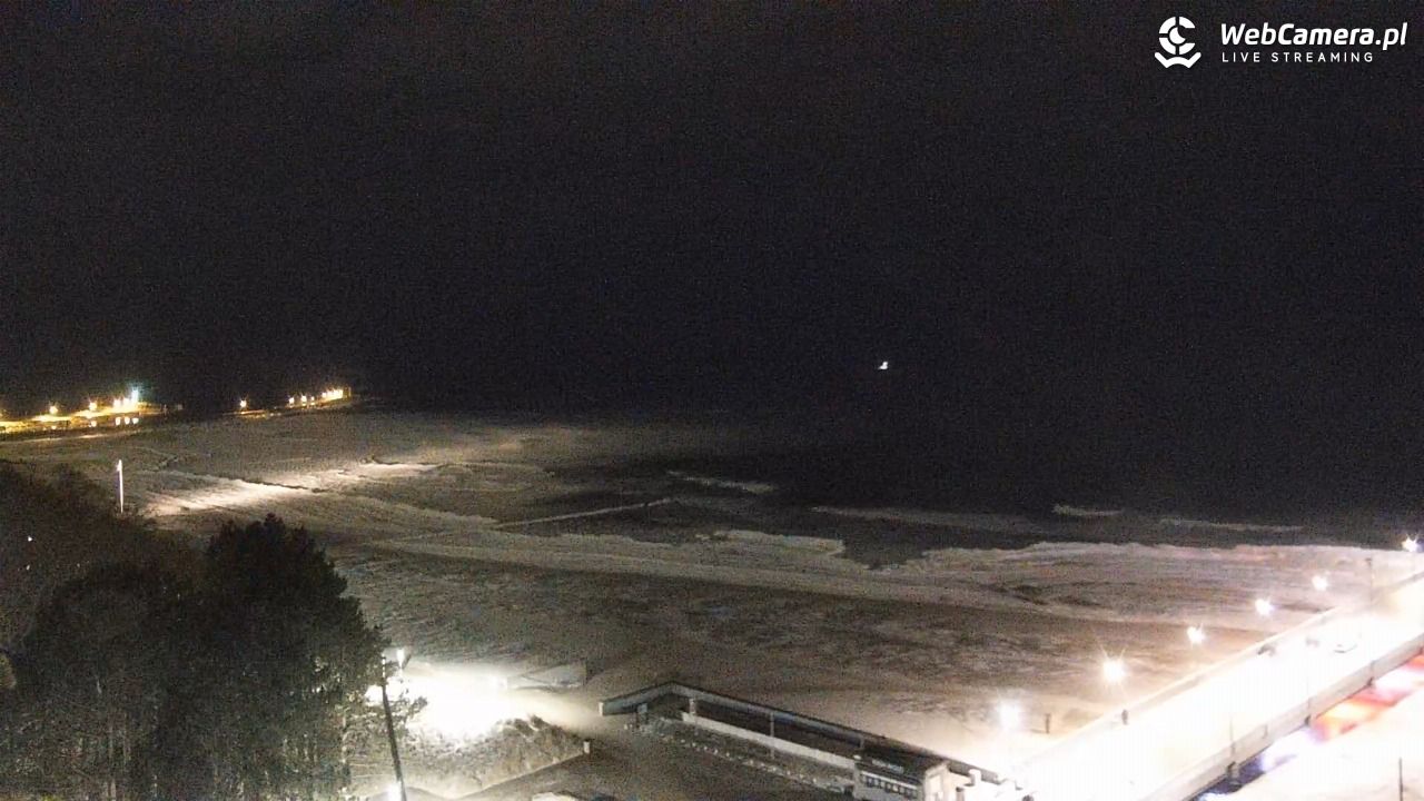 Kołobrzeg - widok na molo - 08 luty 2026, 19:52