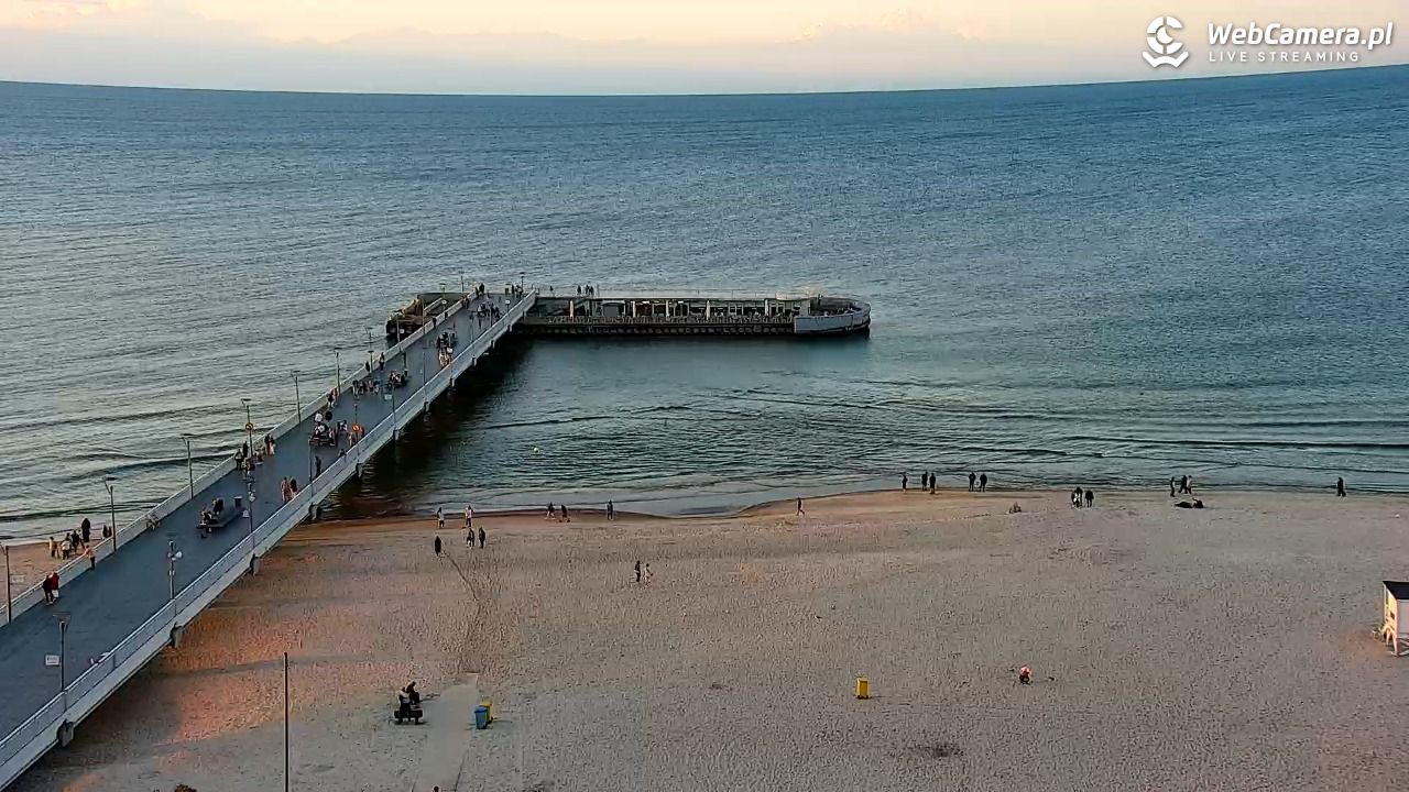 Kołobrzeg - widok na molo - 15 wresień 2025, 18:52