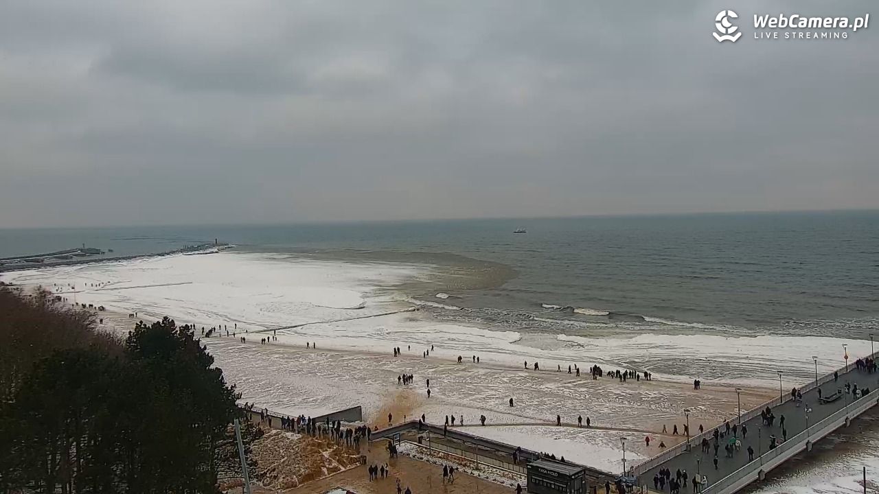 Kołobrzeg - widok na molo - 08 luty 2026, 12:41