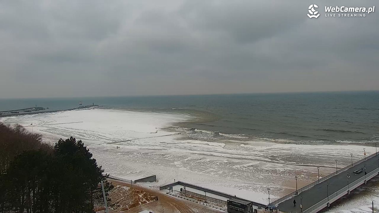 Kołobrzeg - widok na molo - 08 luty 2026, 08:49