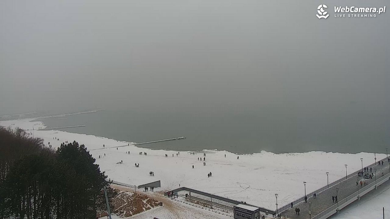 Kołobrzeg - widok na molo - 11 luty 2026, 12:34