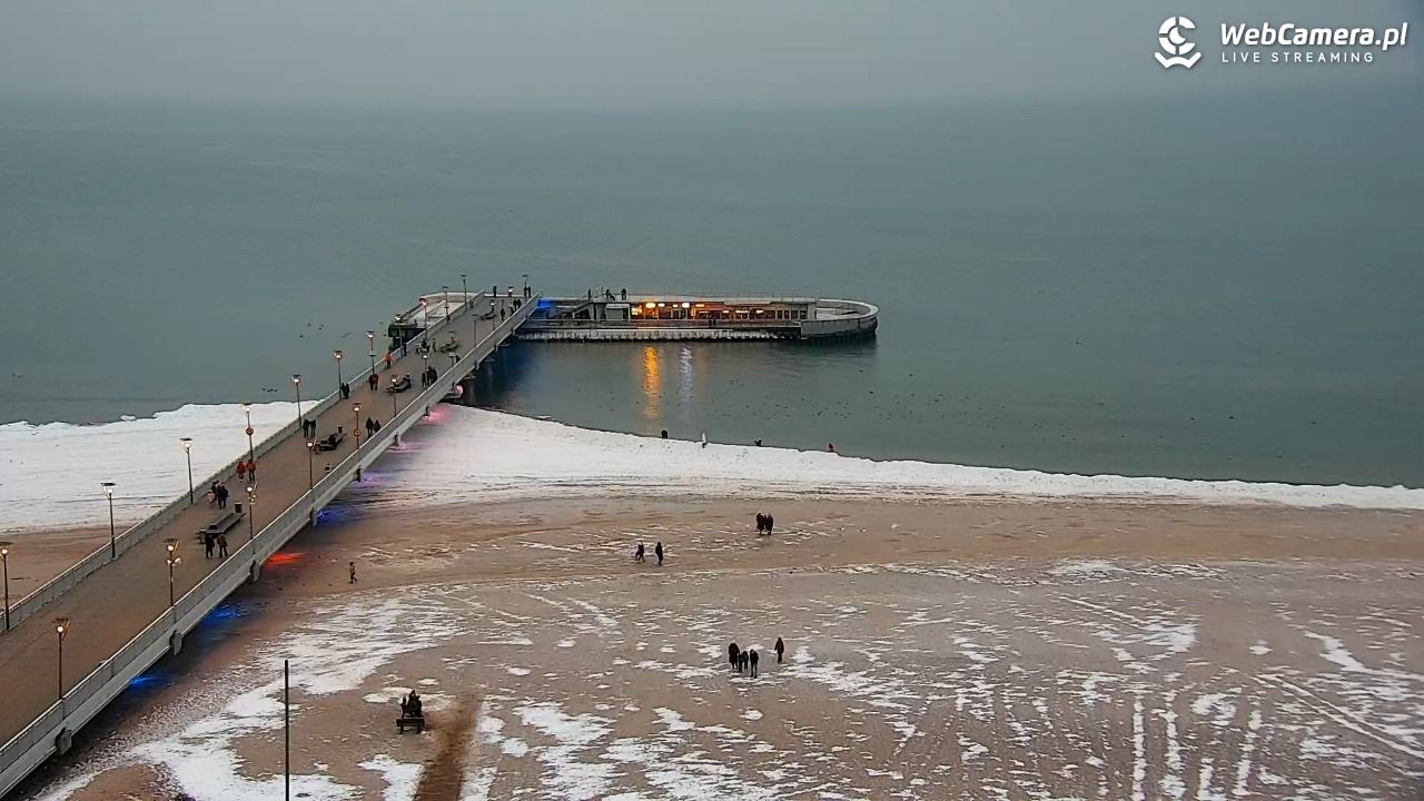 Kołobrzeg - widok na molo - 10 luty 2026, 17:03