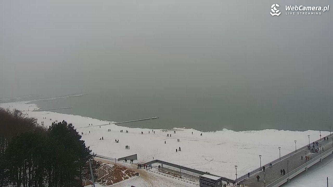Kołobrzeg - widok na molo - 11 luty 2026, 12:33