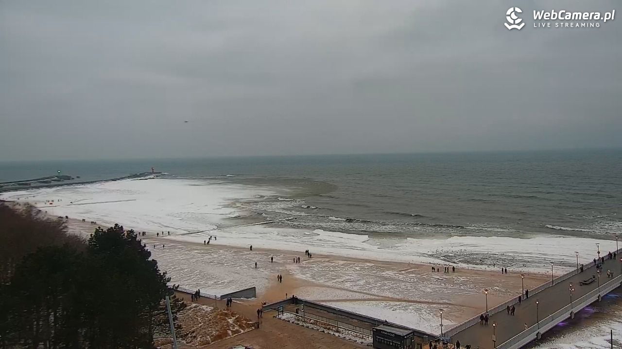 Kołobrzeg - widok na molo - 08 luty 2026, 16:56