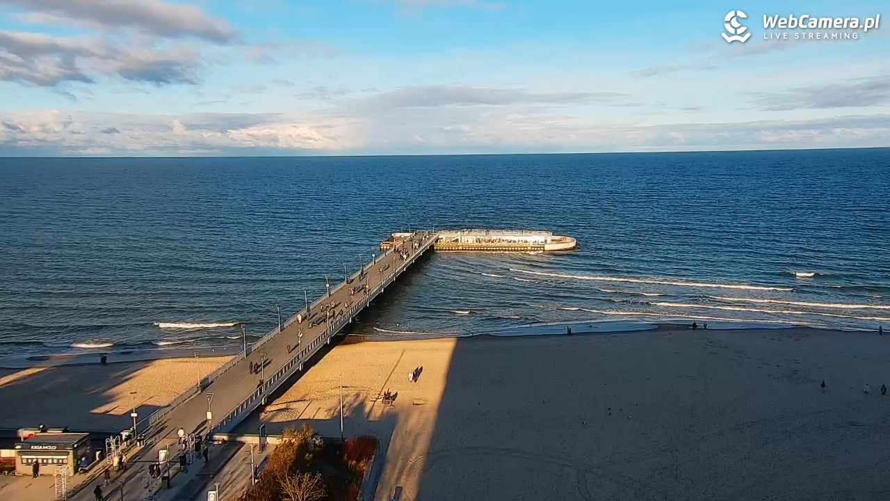 Kołobrzeg - widok na molo - 23 grudzień 2025, 11:53