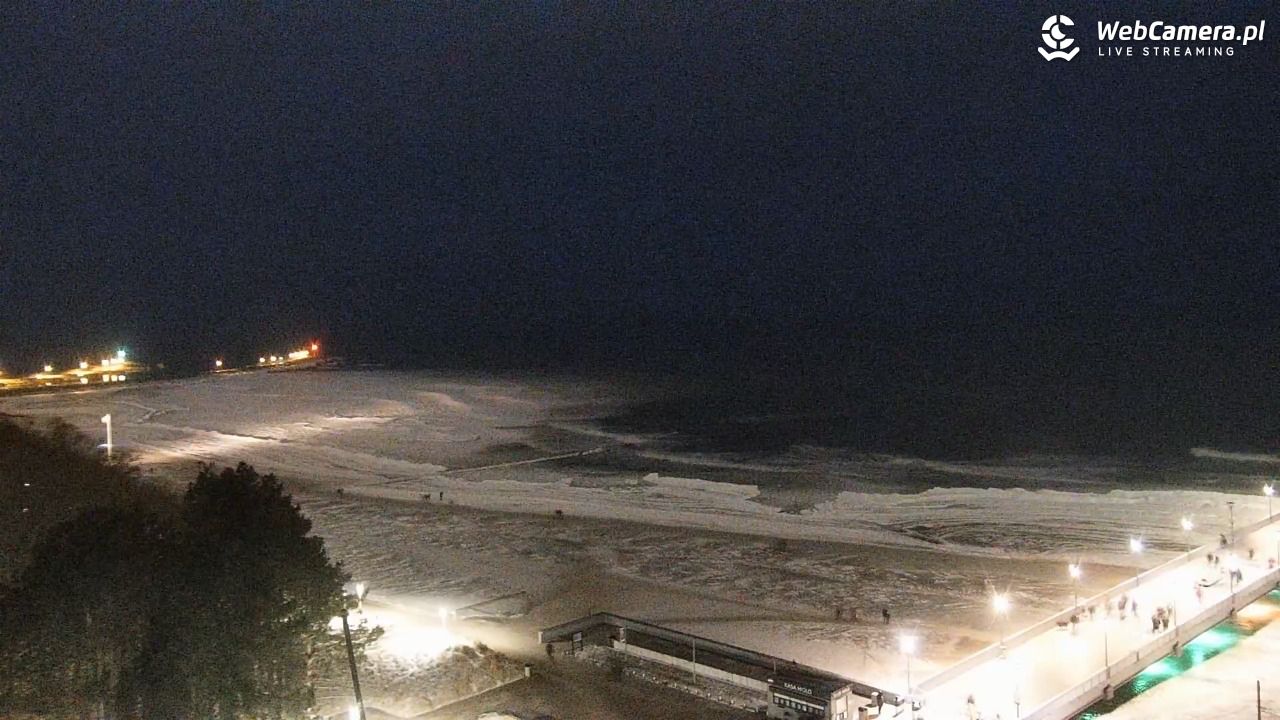 Kołobrzeg - widok na molo - 08 luty 2026, 17:51