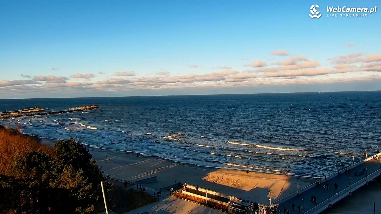 Kołobrzeg - widok na molo - 24 grudzień 2025, 10:30