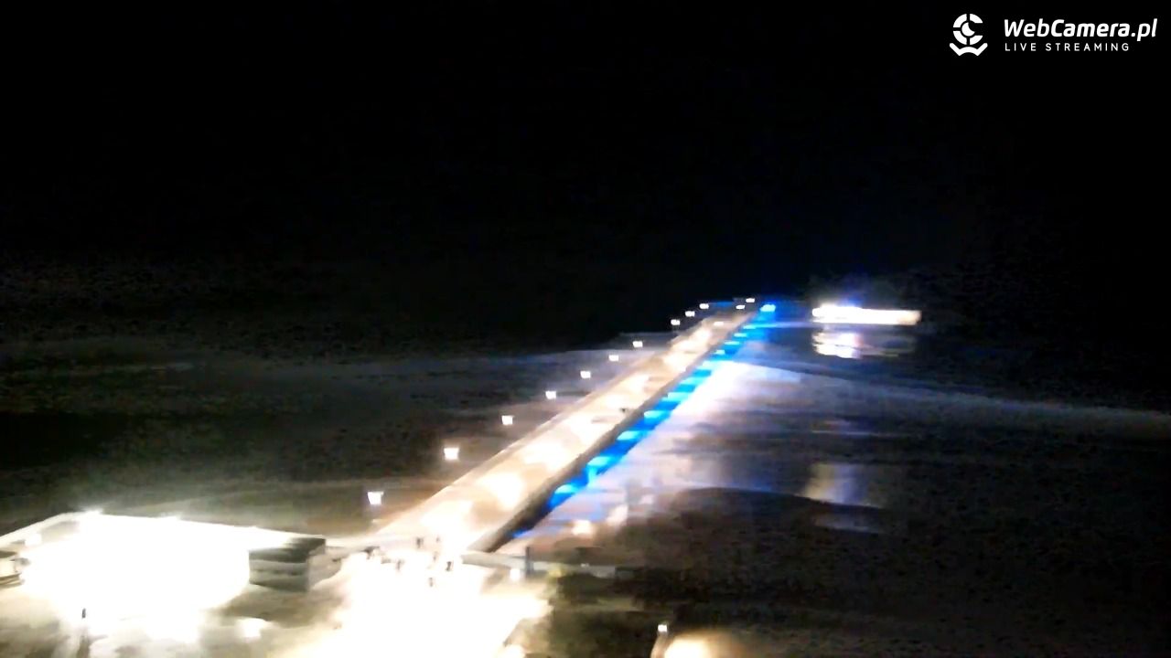 Kołobrzeg - widok na molo - 07 luty 2026, 18:13