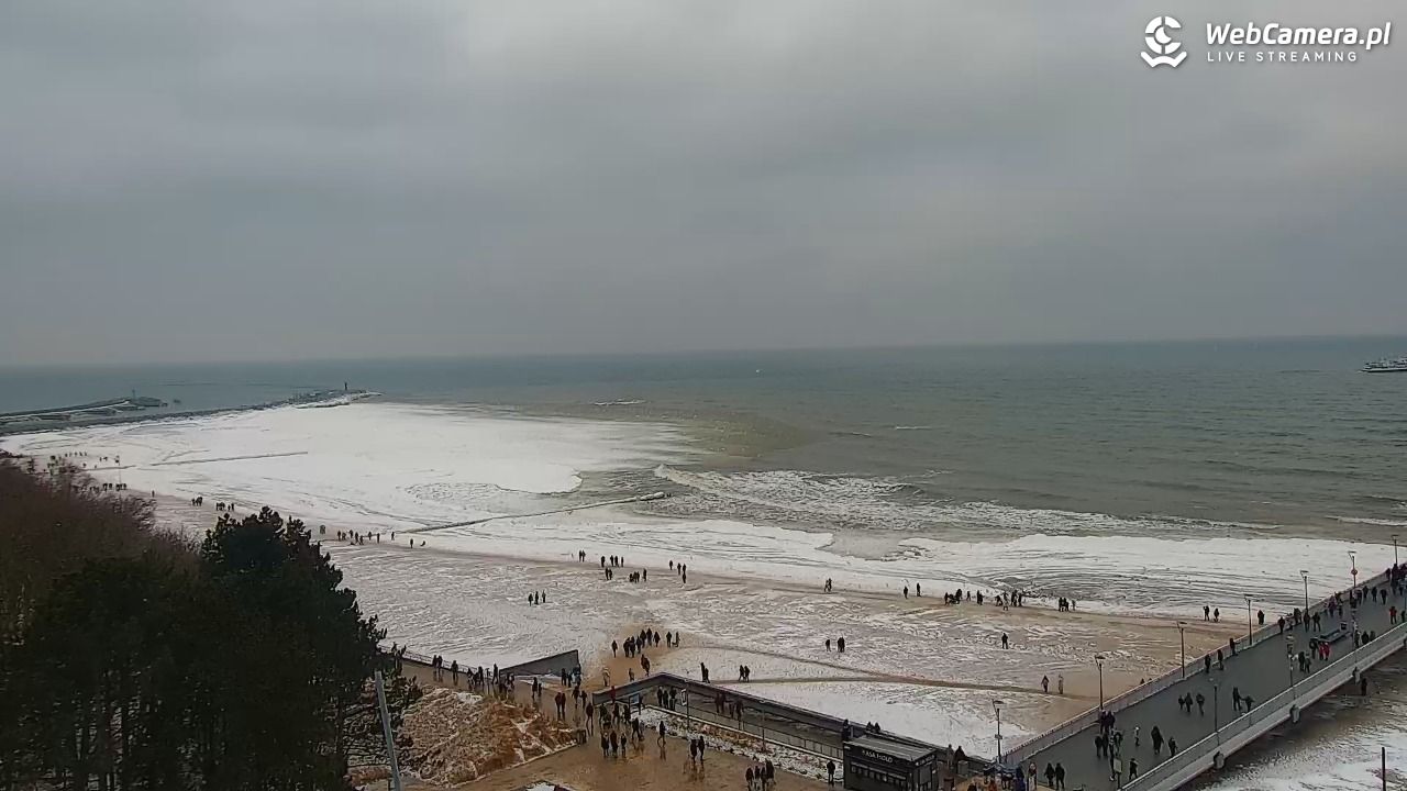 Kołobrzeg - widok na molo - 08 luty 2026, 13:23