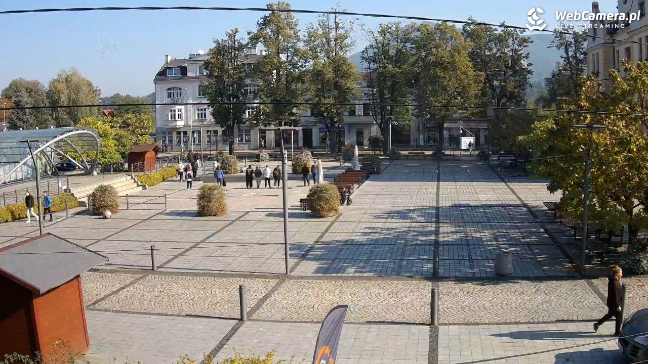 USTROŃ - widok na rynek - 03 październik 2025, 10:34