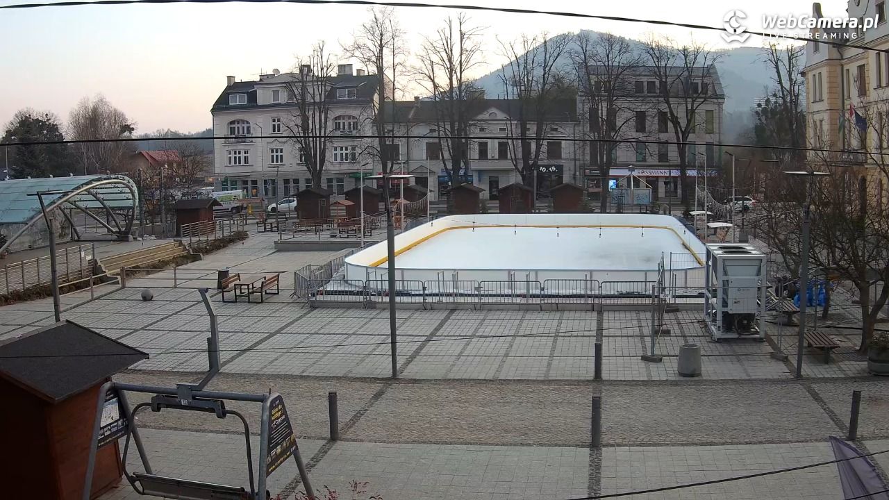 USTROŃ - widok na rynek - 04 marzec 2026, 06:51