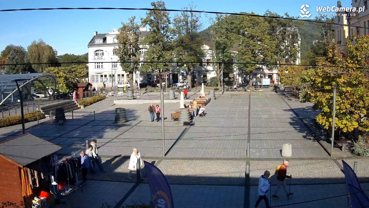 USTROŃ - widok na rynek - 04 październik 2025, 15:28
