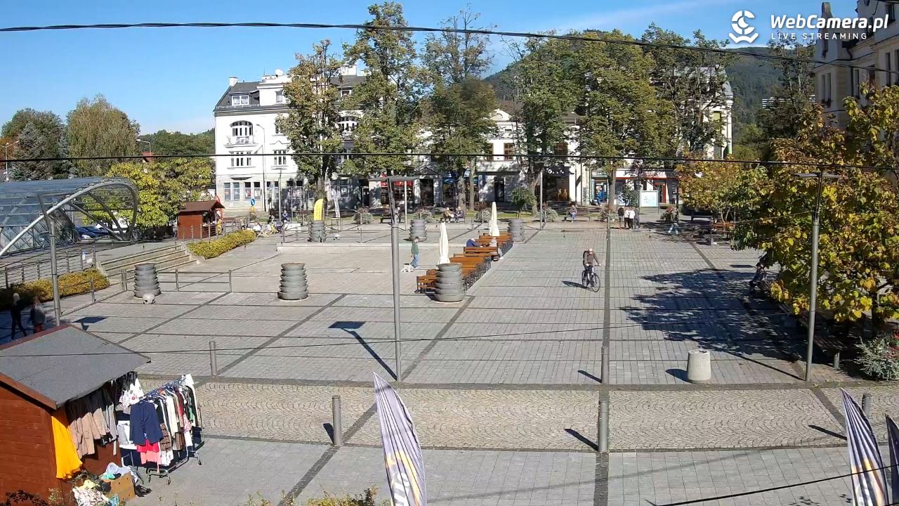 USTROŃ - widok na rynek - 04 październik 2025, 13:54