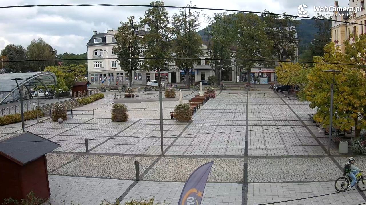 USTROŃ - widok na rynek - 30 wresień 2025, 13:05
