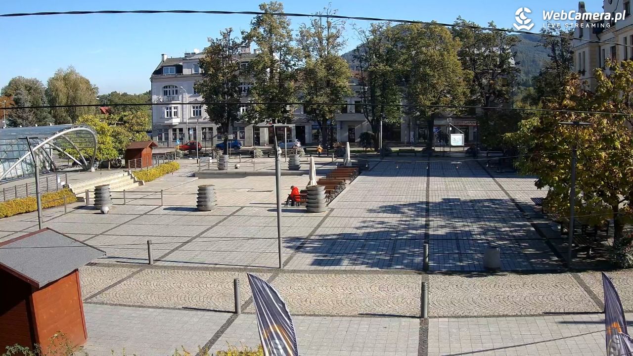 USTROŃ - widok na rynek - 04 październik 2025, 10:40