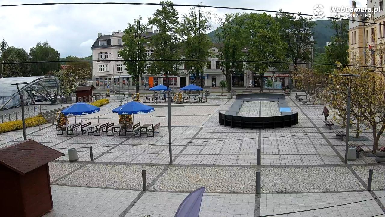 USTROŃ - widok na rynek - 16 maj 2025, 11:10
