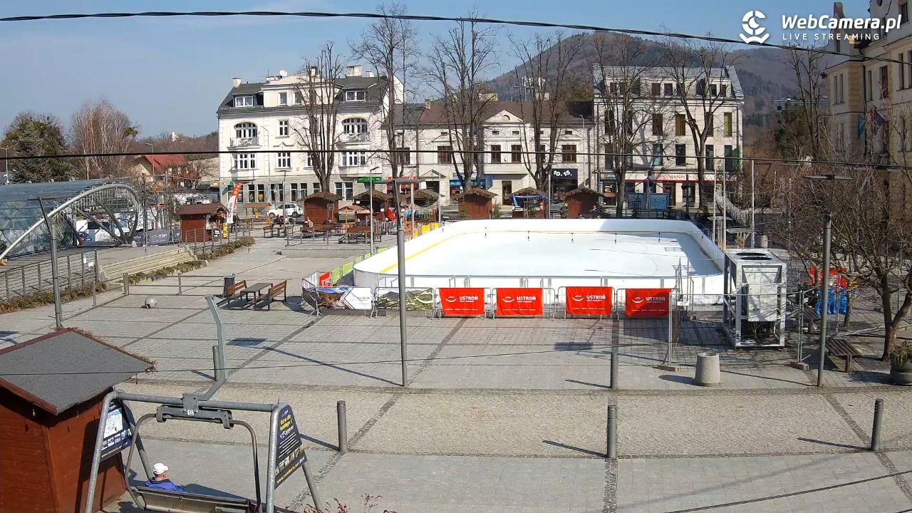 USTROŃ - widok na rynek - 01 marzec 2026, 11:48