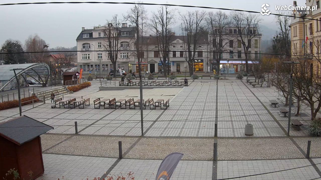 USTROŃ - widok na rynek - 15 listopad 2025, 15:26