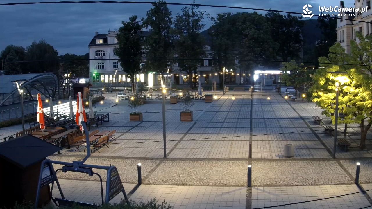 USTROŃ - widok na rynek - 15 czerwiec 2026, 21:28