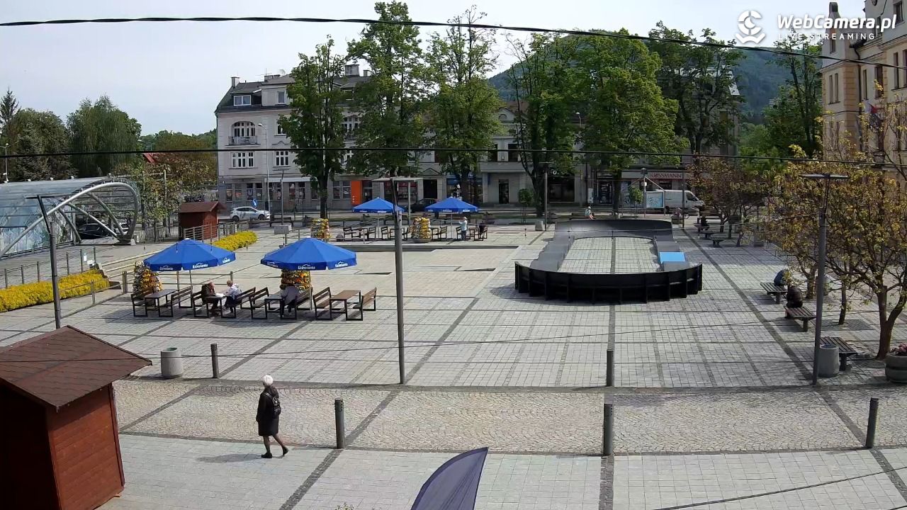 USTROŃ - widok na rynek - 14 maj 2025, 10:18