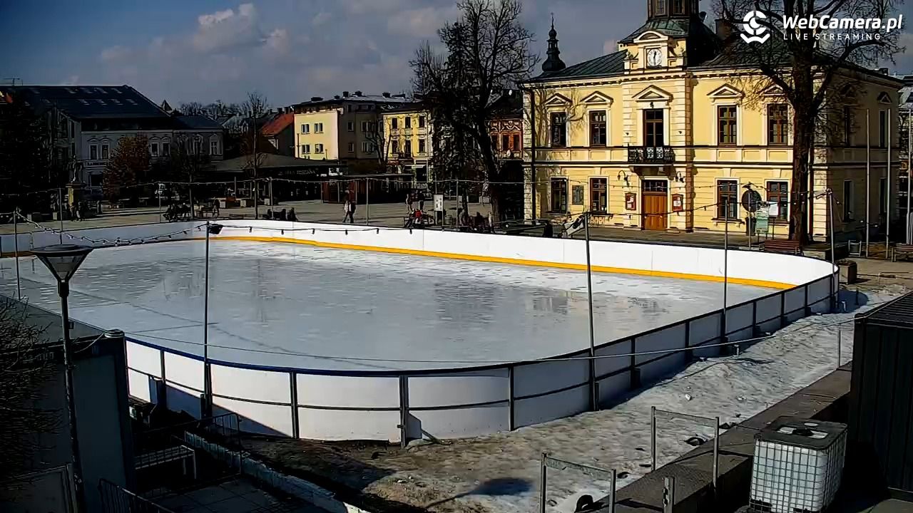 Nowy Targ - widok na Rynek - 04 marzec 2026, 12:30