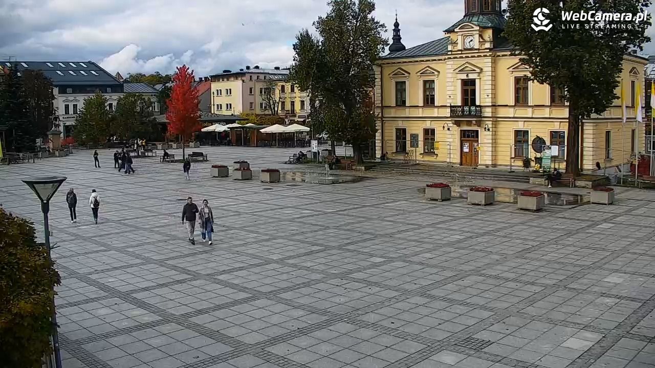 Nowy Targ - widok na Rynek - 16 październik 2025, 13:25