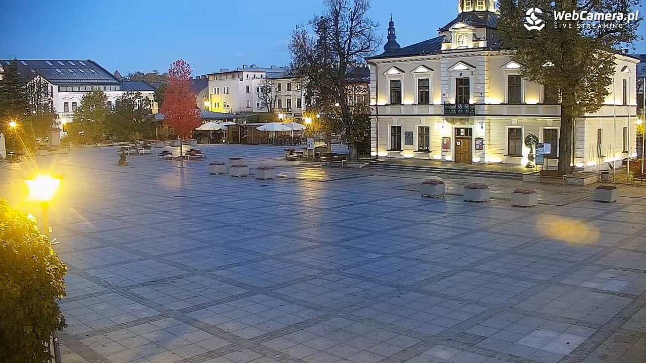 Nowy Targ - widok na Rynek - 21 październik 2026, 04:47