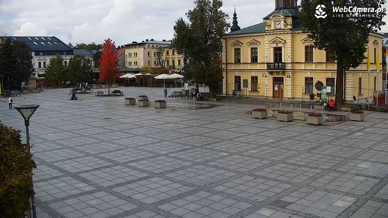 Nowy Targ - widok na Rynek - 16 październik 2025, 12:51