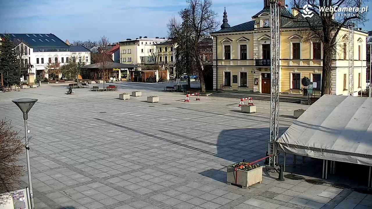 Nowy Targ - widok na Rynek - 19 kwiecień 2026, 07:52