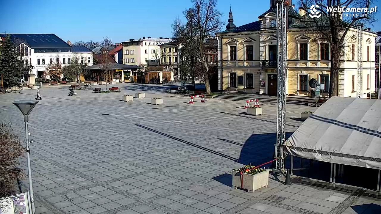 Nowy Targ - widok na Rynek - 18 kwiecień 2026, 08:21
