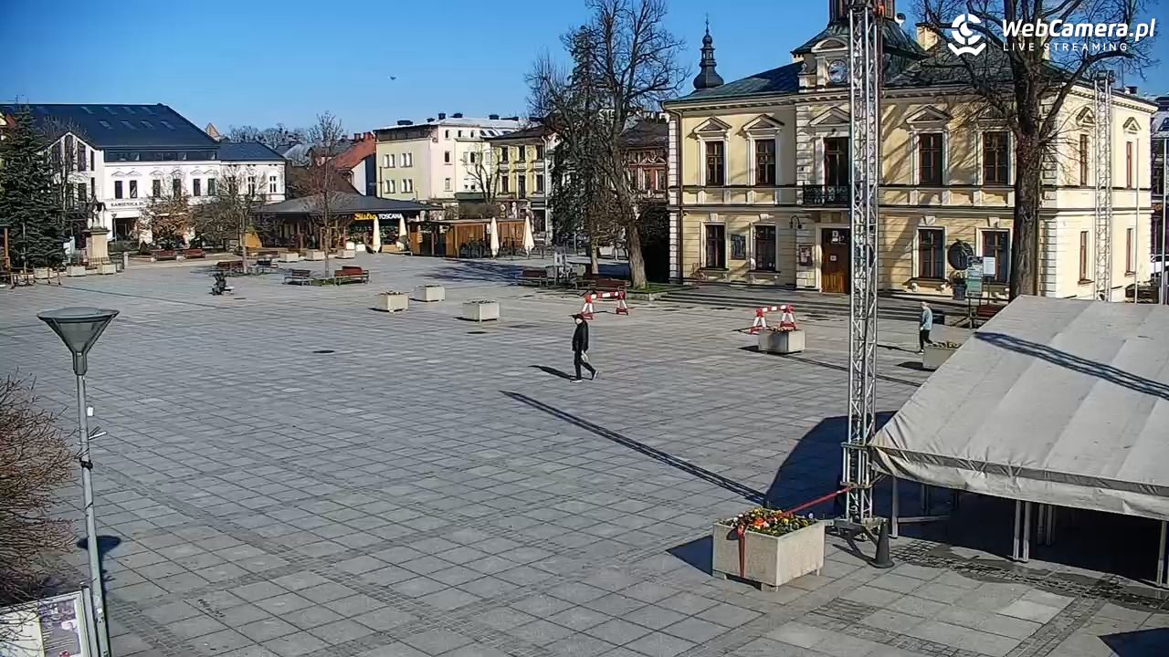 Nowy Targ - widok na Rynek - 18 kwiecień 2026, 08:47