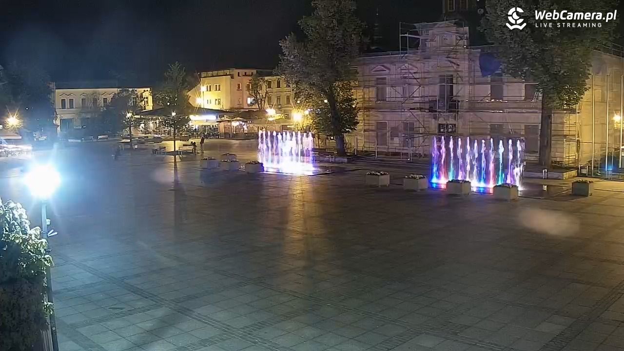 Nowy Targ - widok na Rynek - 16 maj 2025, 21:59