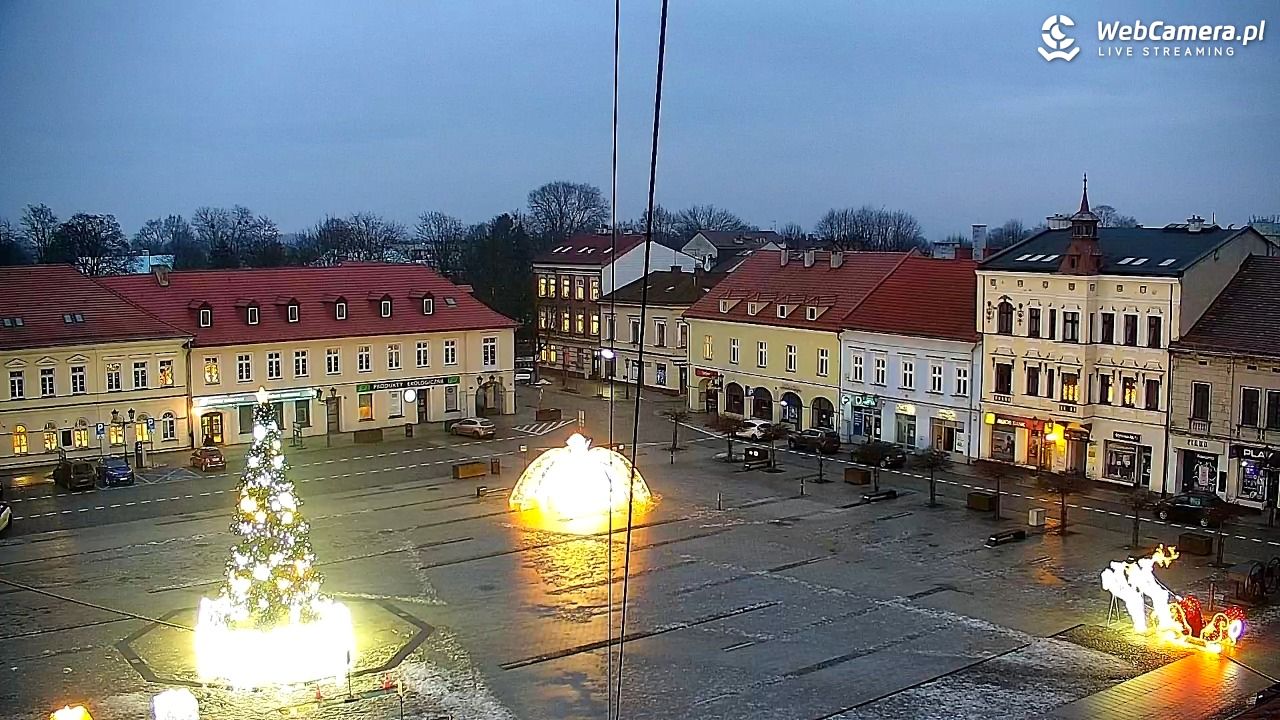 OŚWIĘCIM - widok na Rynek - 26 styczeń 2026, 07:11