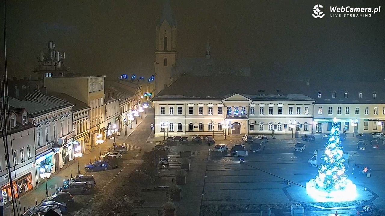 OŚWIĘCIM - widok na Rynek - 29 listopad 2025, 23:33