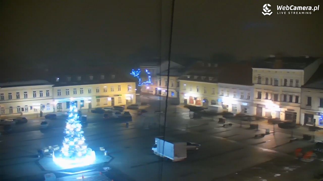 OŚWIĘCIM - widok na Rynek - 29 listopad 2025, 22:49