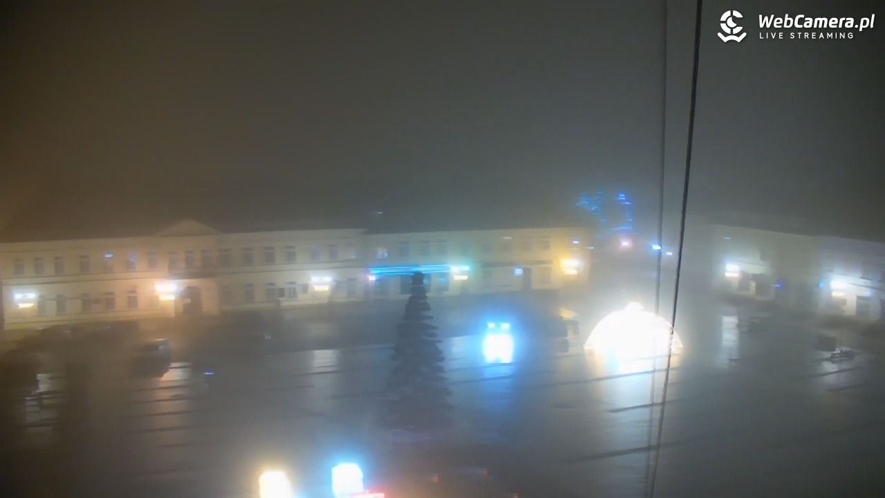 OŚWIĘCIM - widok na Rynek - 01 grudzień 2025, 23:53