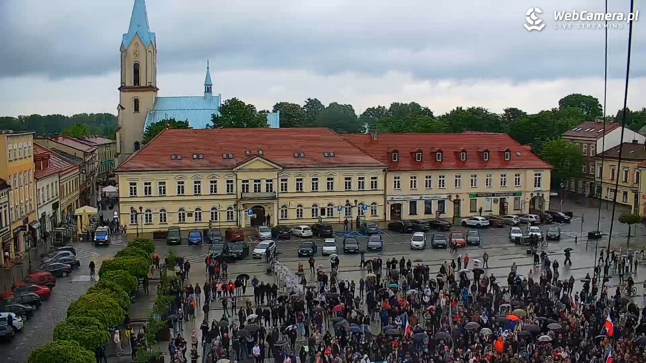 OŚWIĘCIM - widok na Rynek - 16 maj 2025, 17:56